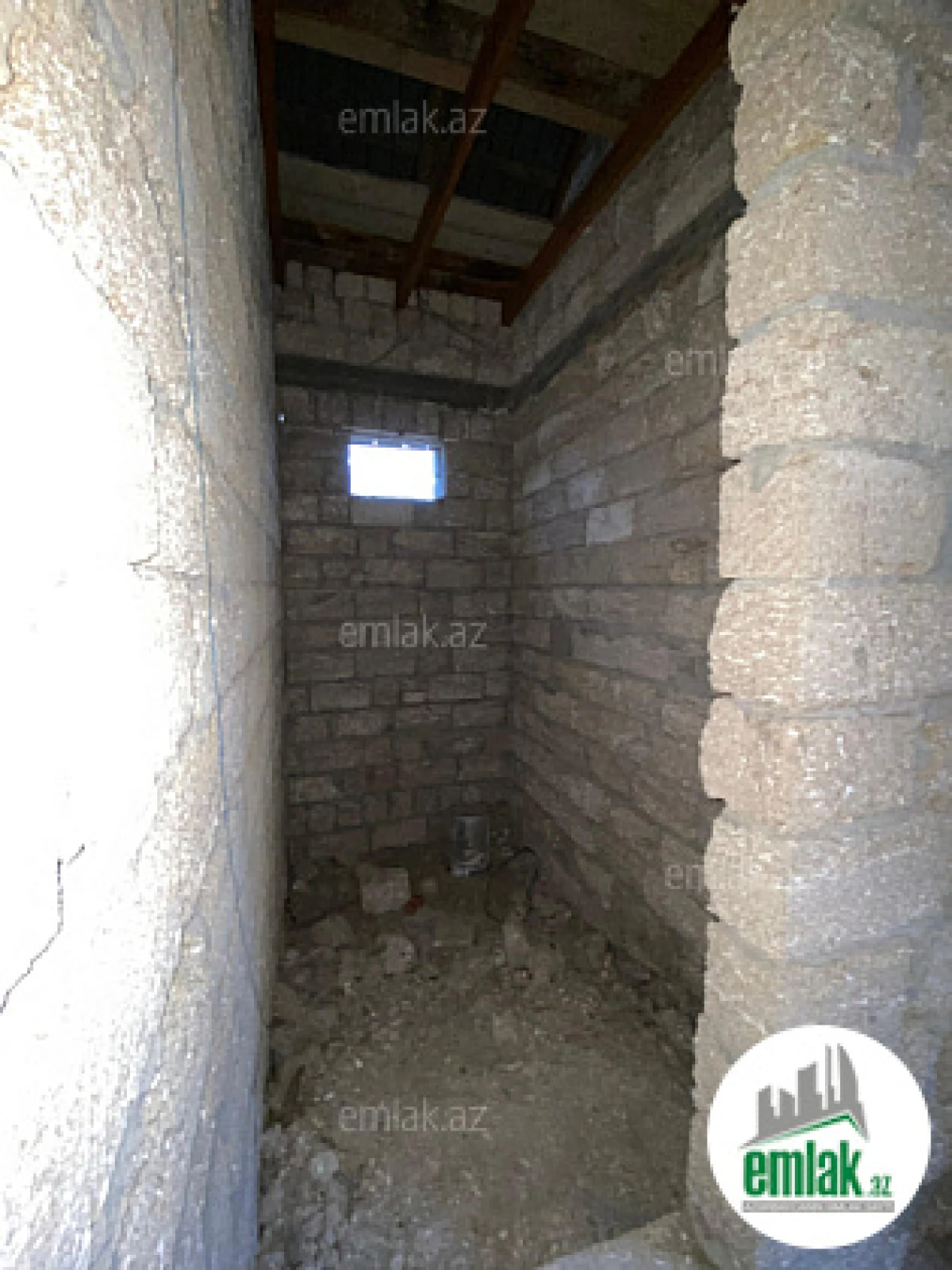 Satılır 2 otaqlı mənzil 75 m²