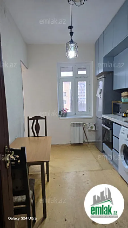 Satılır 3 otaqlı köhnə tikili 70 m²