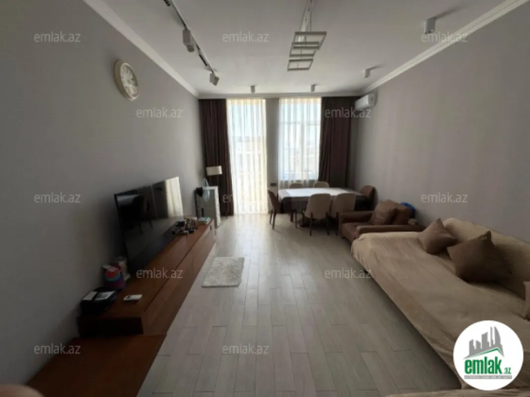 Satılır 3 otaqlı köhnə tikili 98 m²