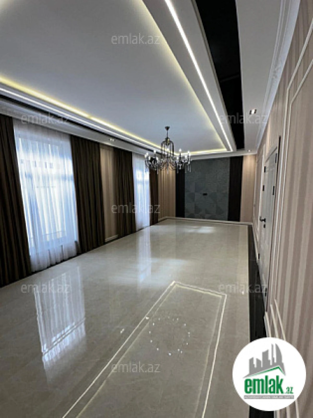 Satılır 5 otaqlı həyət evi 216 m²