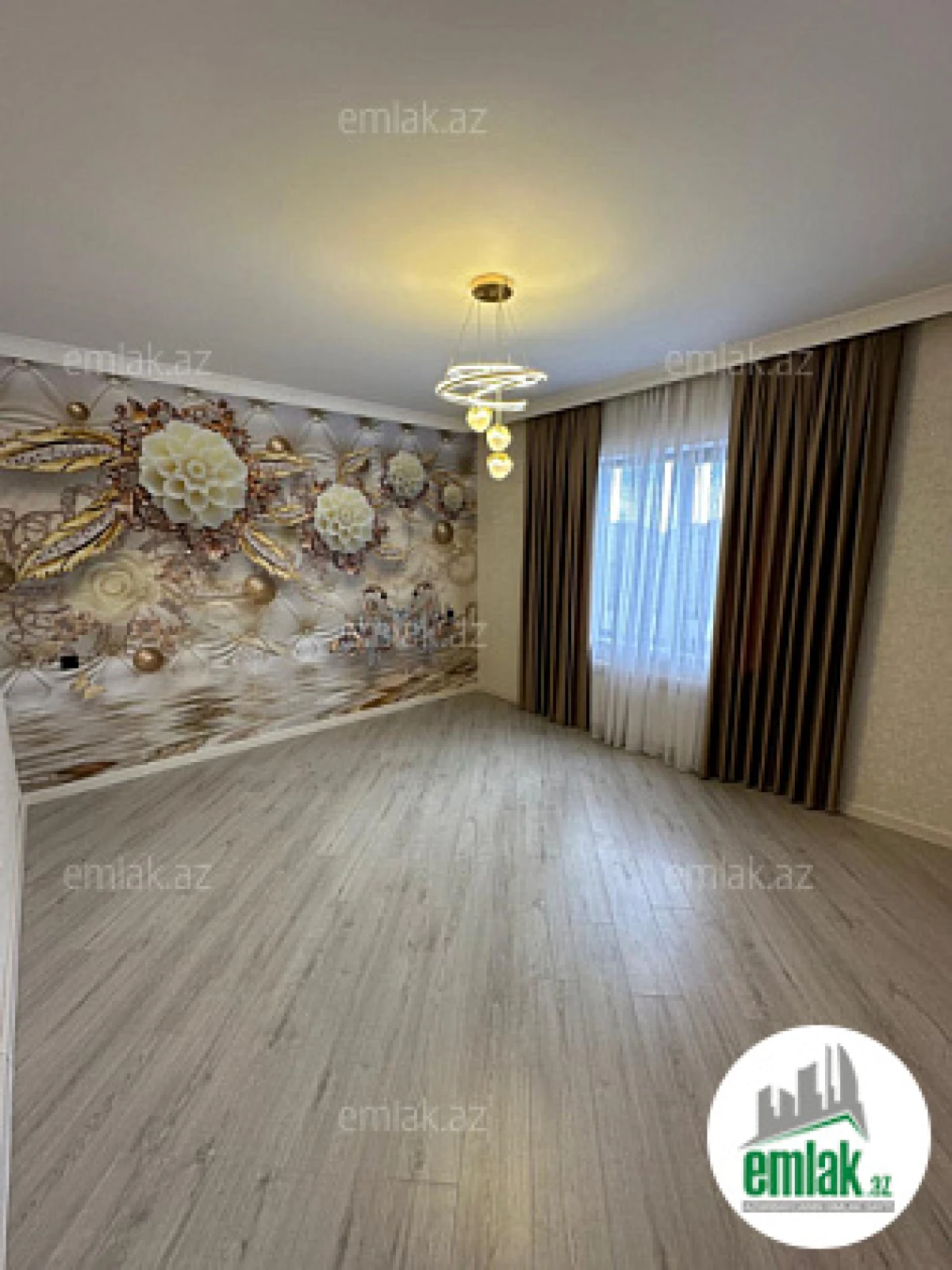 Satılır 5 otaqlı həyət evi 216 m²