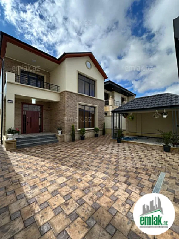 Satılır 5 otaqlı həyət evi 216 m²