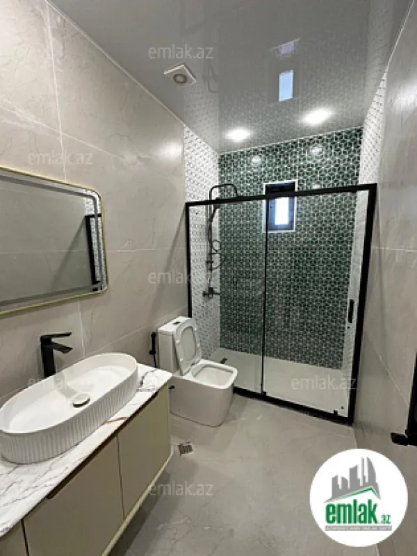 Satılır 5 otaqlı həyət evi 216 m²
