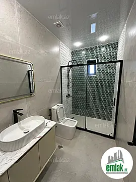 Satılır 5 otaqlı həyət evi 216 m²
