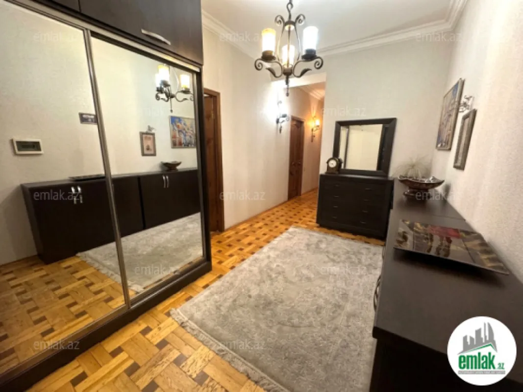 Satılır 4 otaqlı yeni tikili 125 m²