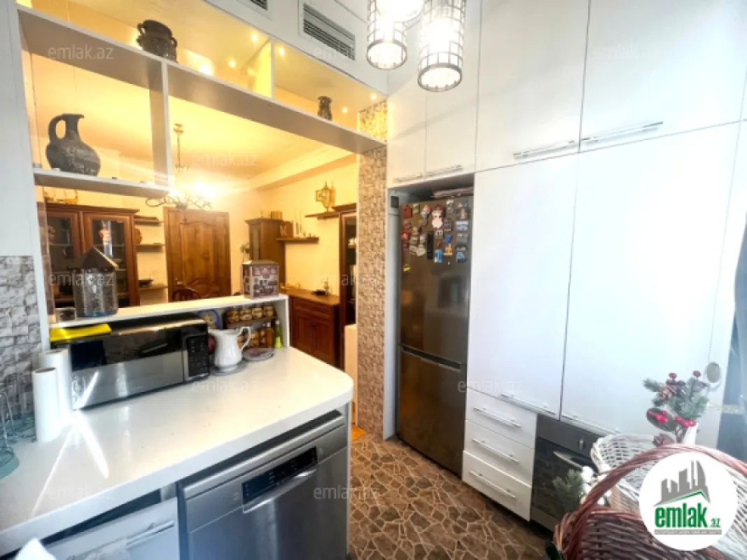 Satılır 4 otaqlı yeni tikili 125 m²