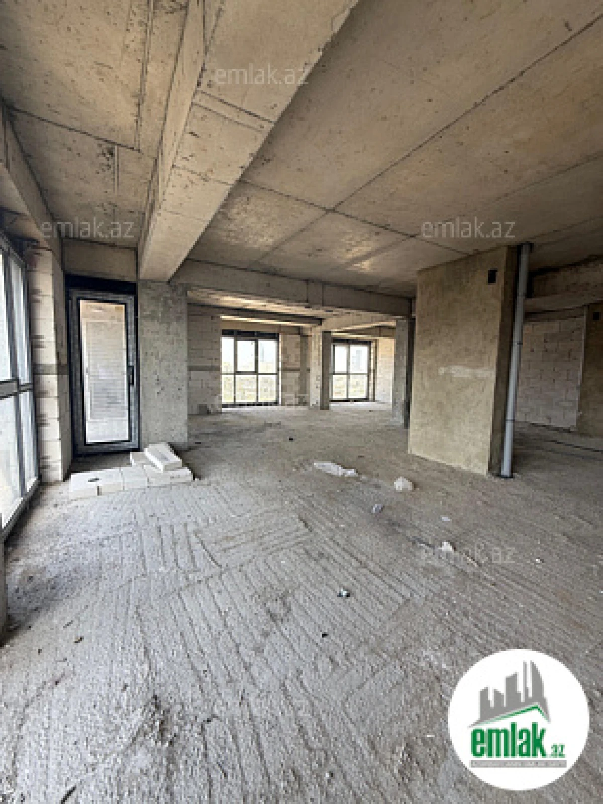 Satılır 3 otaqlı yeni tikili 170 m²