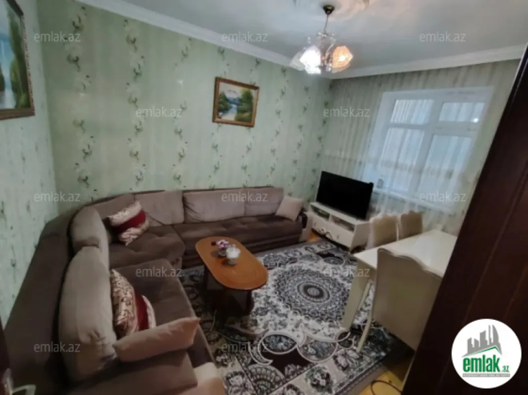 Satılır 5 otaqlı həyət evi 180 m²