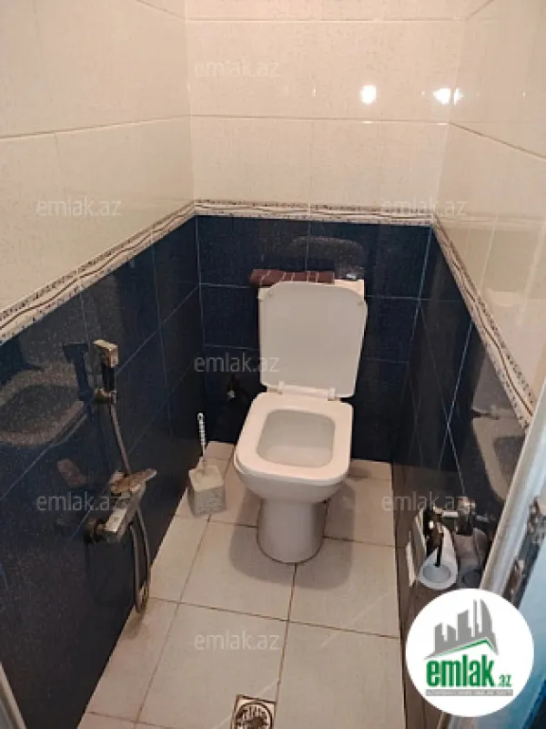 Satılır 5 otaqlı həyət evi 180 m²