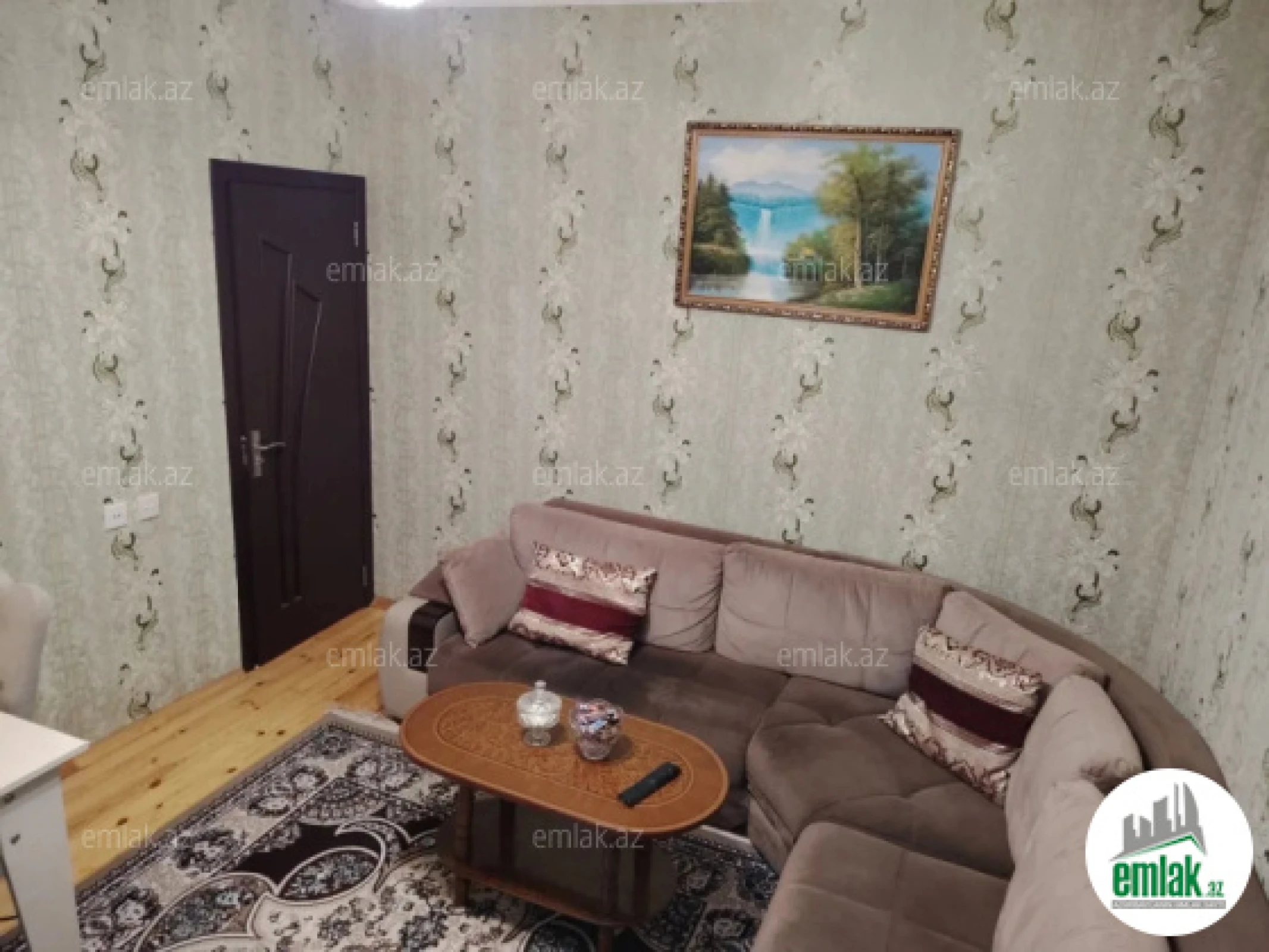 Satılır 5 otaqlı həyət evi 180 m²