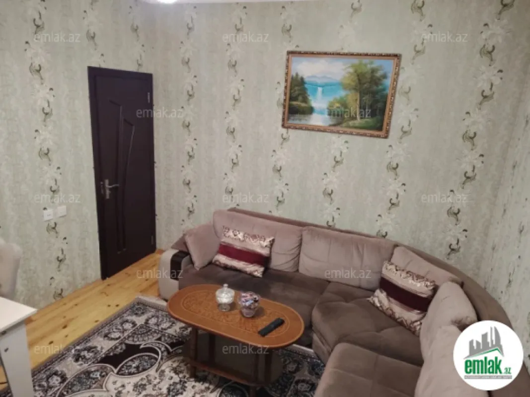 Satılır 5 otaqlı həyət evi 180 m²