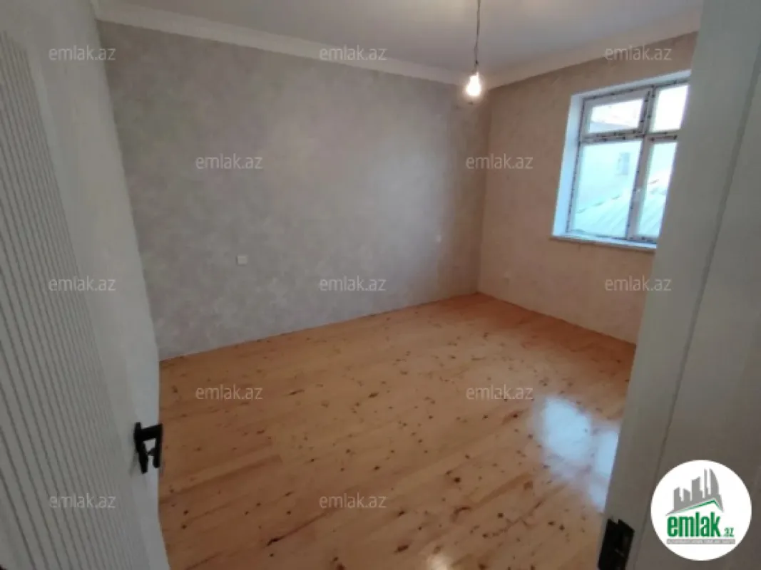 Satılır 5 otaqlı həyət evi 180 m²