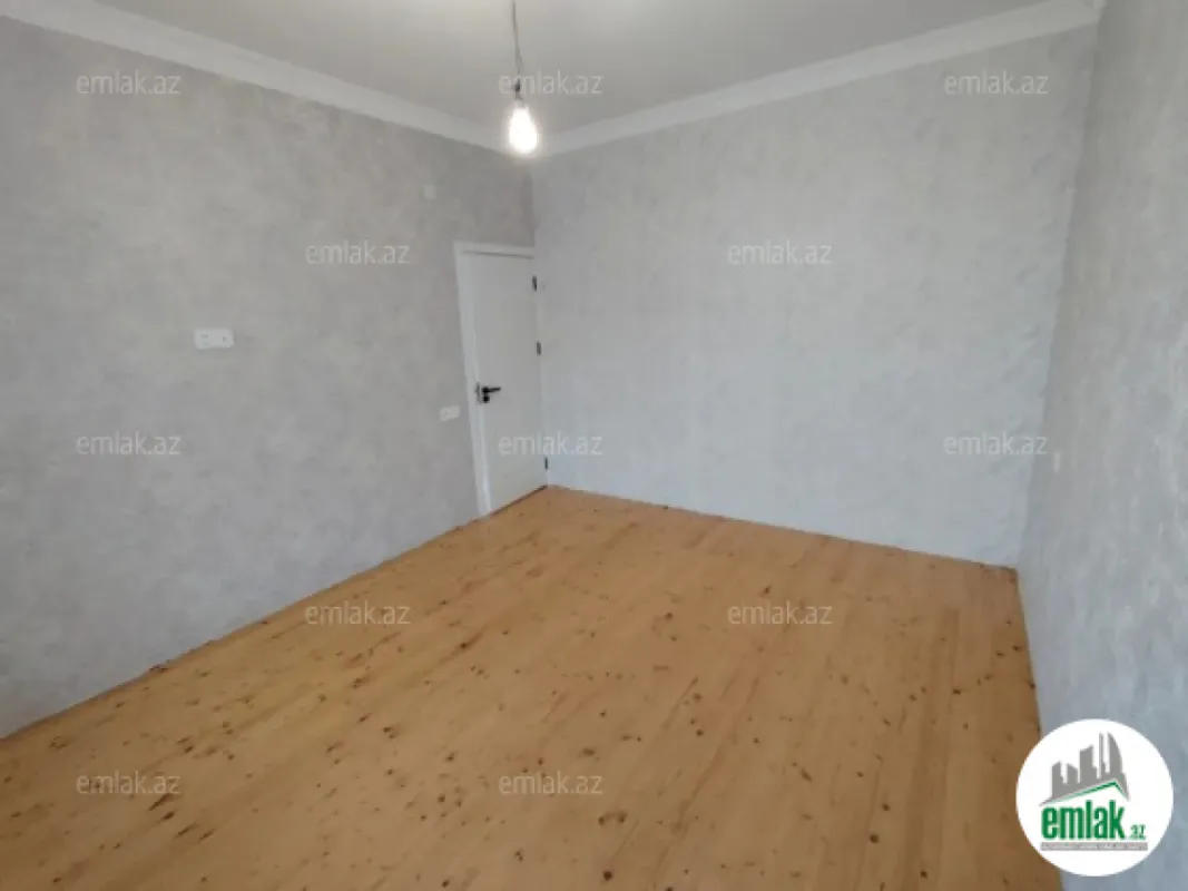 Satılır 5 otaqlı həyət evi 180 m²