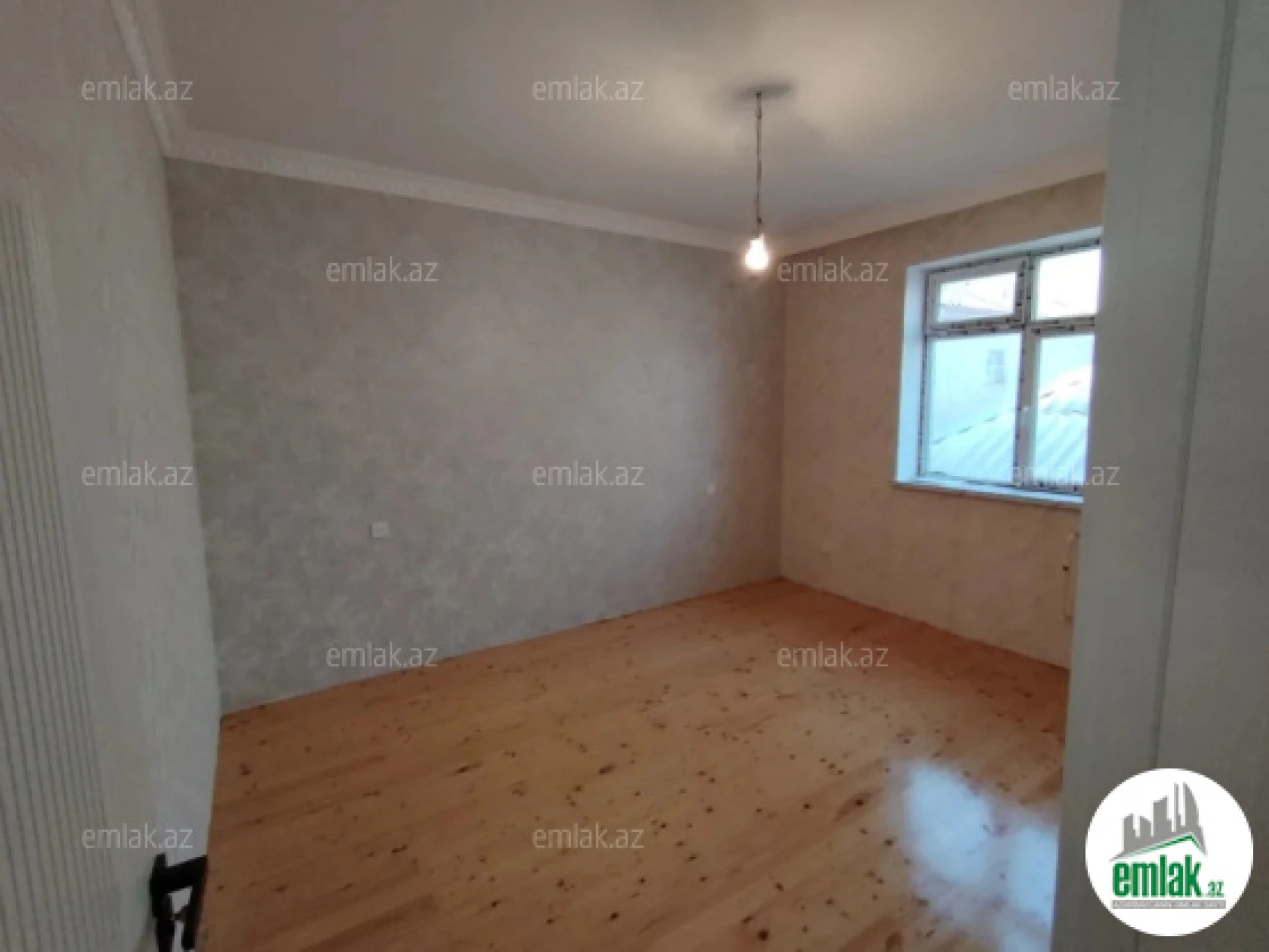 Satılır 5 otaqlı həyət evi 180 m²