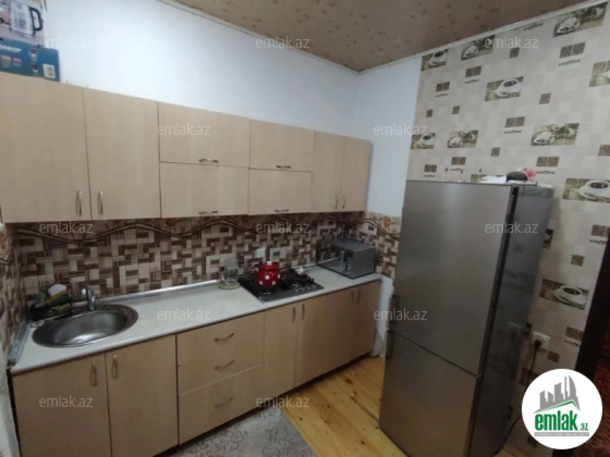 Satılır 5 otaqlı həyət evi 180 m²