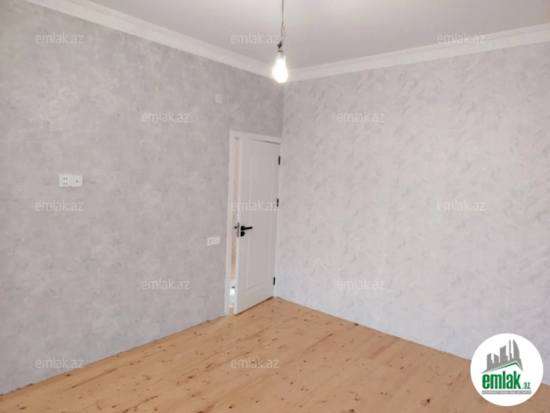 Satılır 5 otaqlı həyət evi 180 m²
