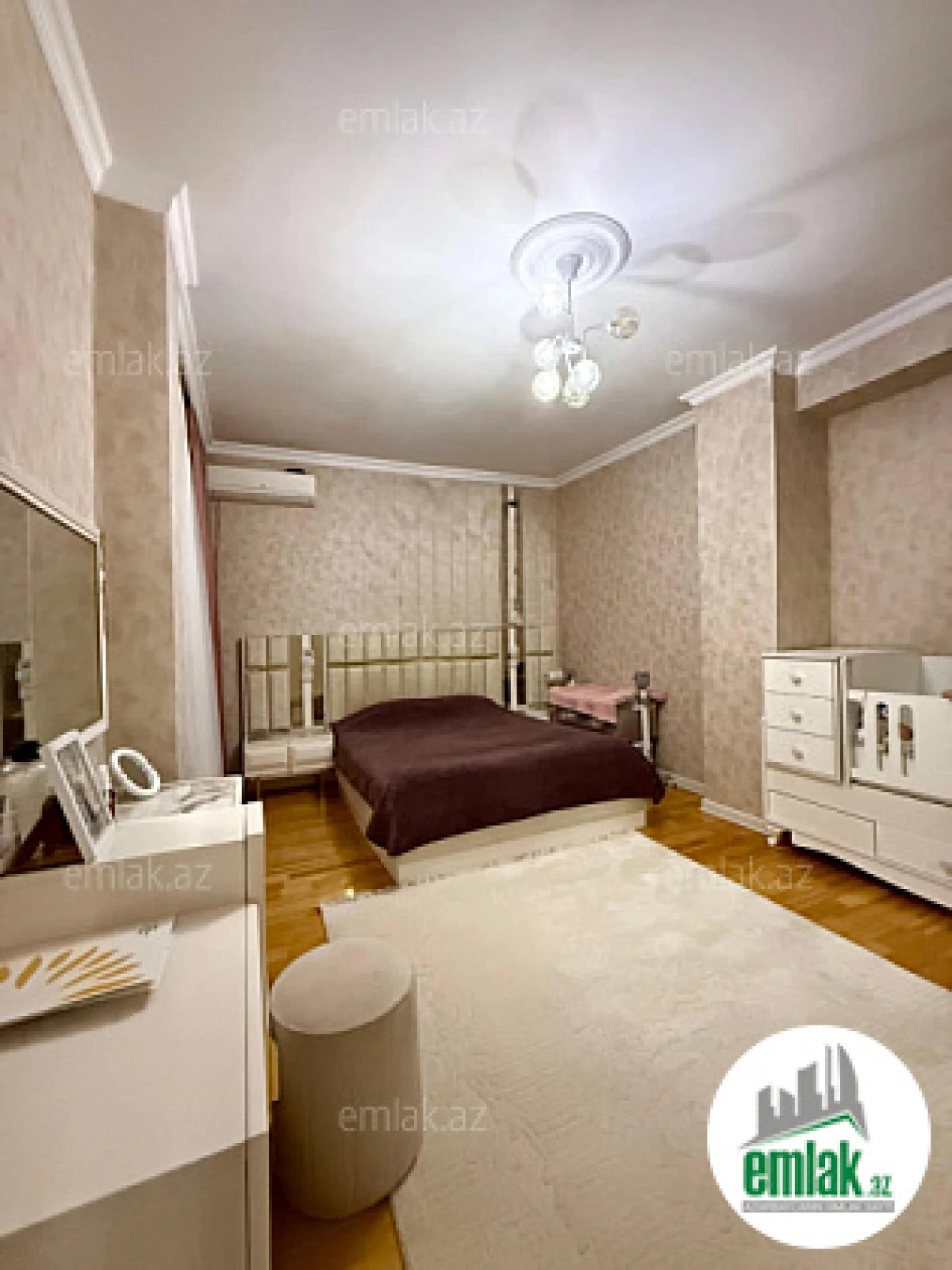 Satılır 2 otaqlı yeni tikili 93 m²