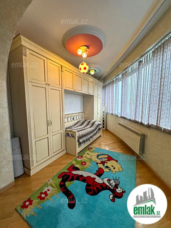 Satılır 4 otaqlı yeni tikili 185 m²