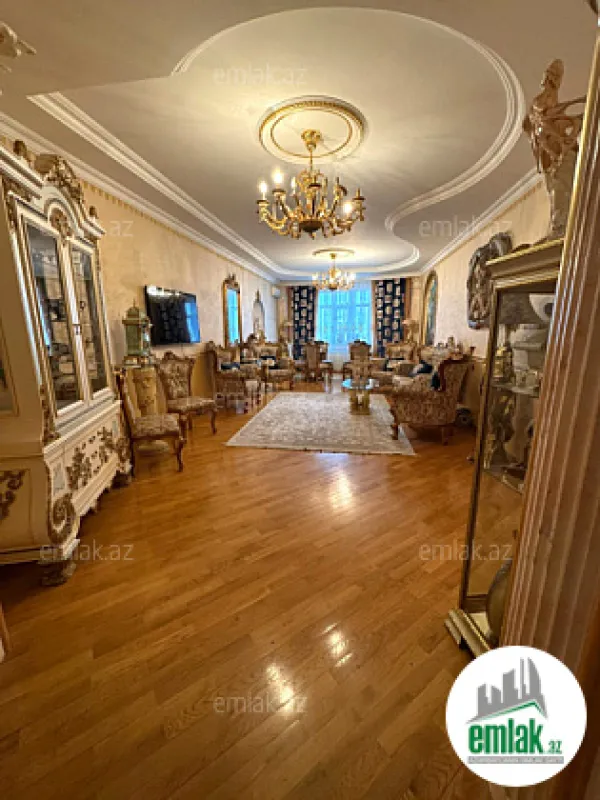 Satılır 4 otaqlı yeni tikili 185 m²