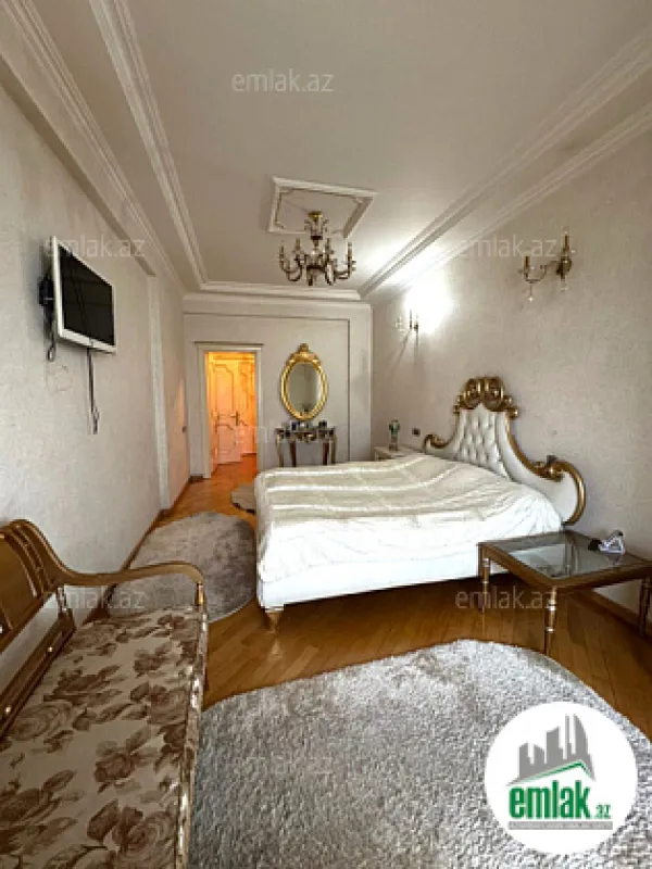 Satılır 4 otaqlı yeni tikili 185 m²