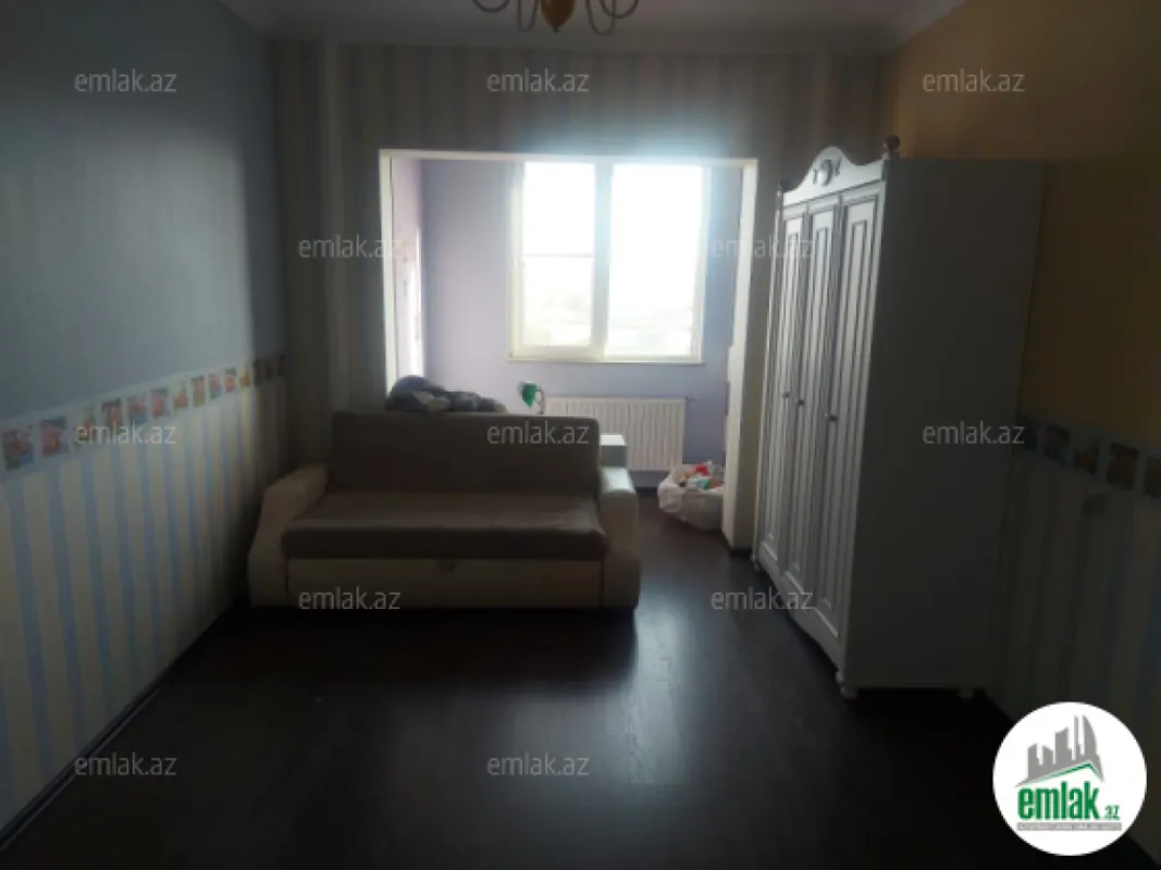 Satılır 3 otaqlı köhnə tikili 80 m²