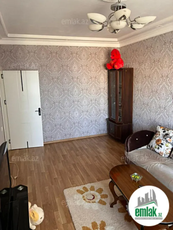 Satılır 2 otaqlı köhnə tikili 60 m²