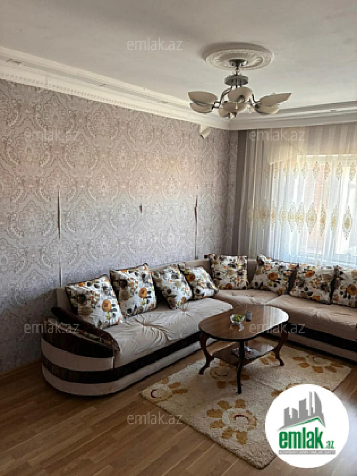 Satılır 2 otaqlı köhnə tikili 60 m²