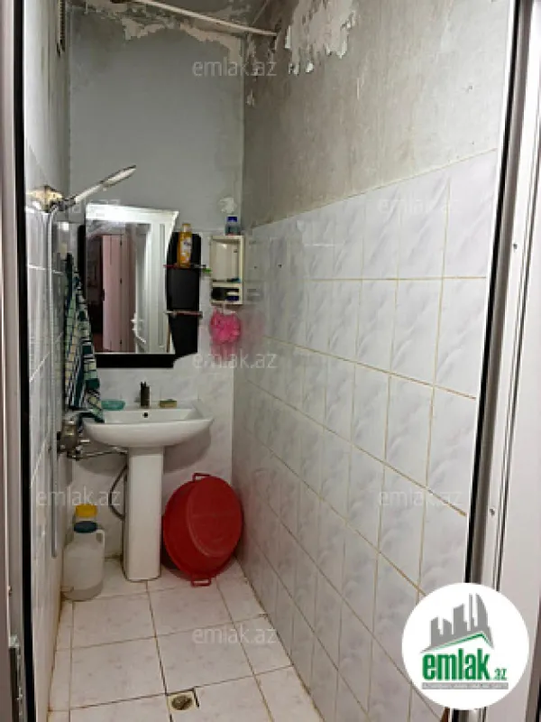 Satılır 2 otaqlı köhnə tikili 60 m²