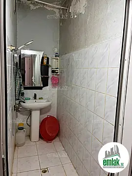 Satılır 2 otaqlı köhnə tikili 60 m²
