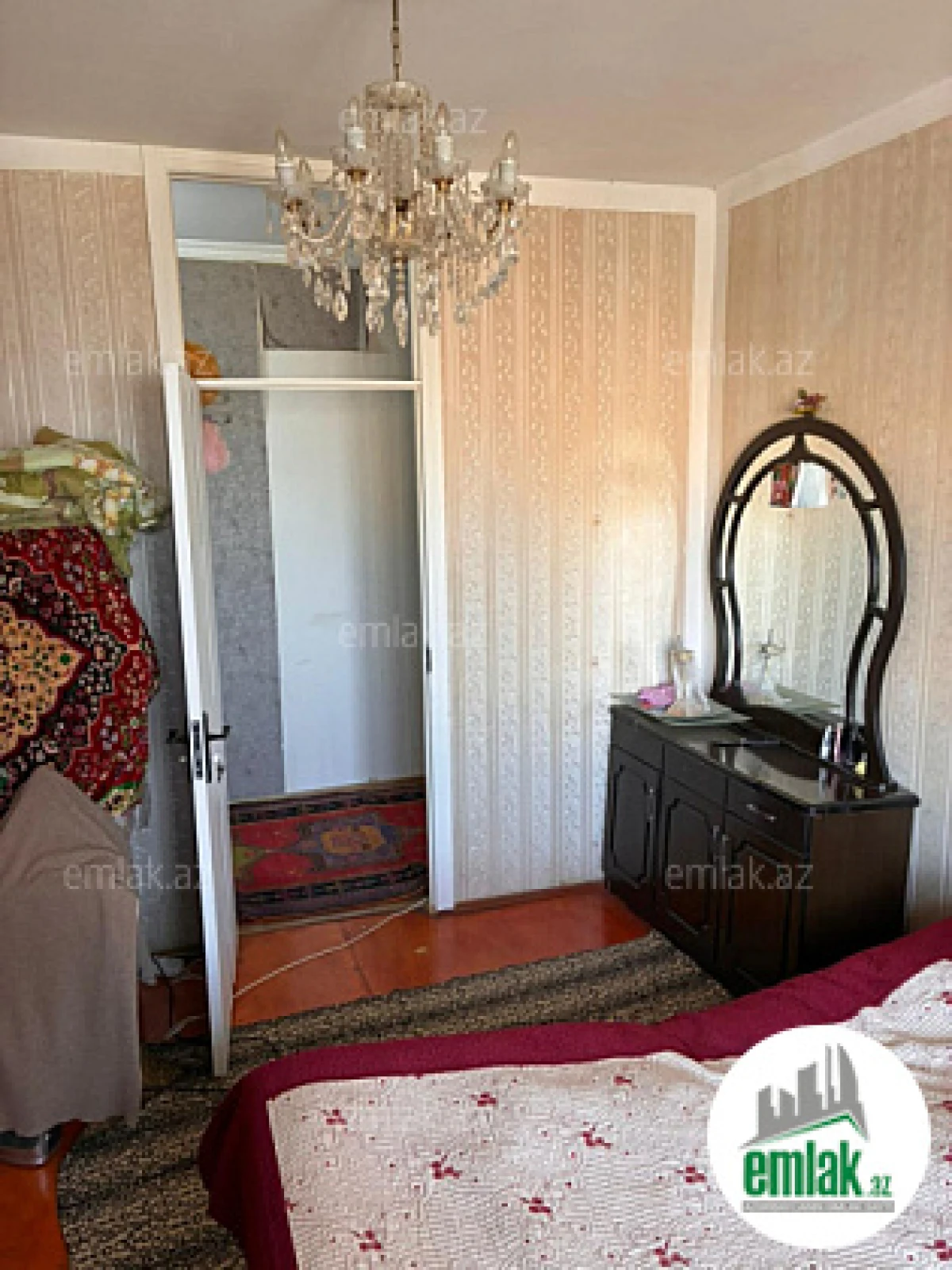 Satılır 2 otaqlı köhnə tikili 60 m²