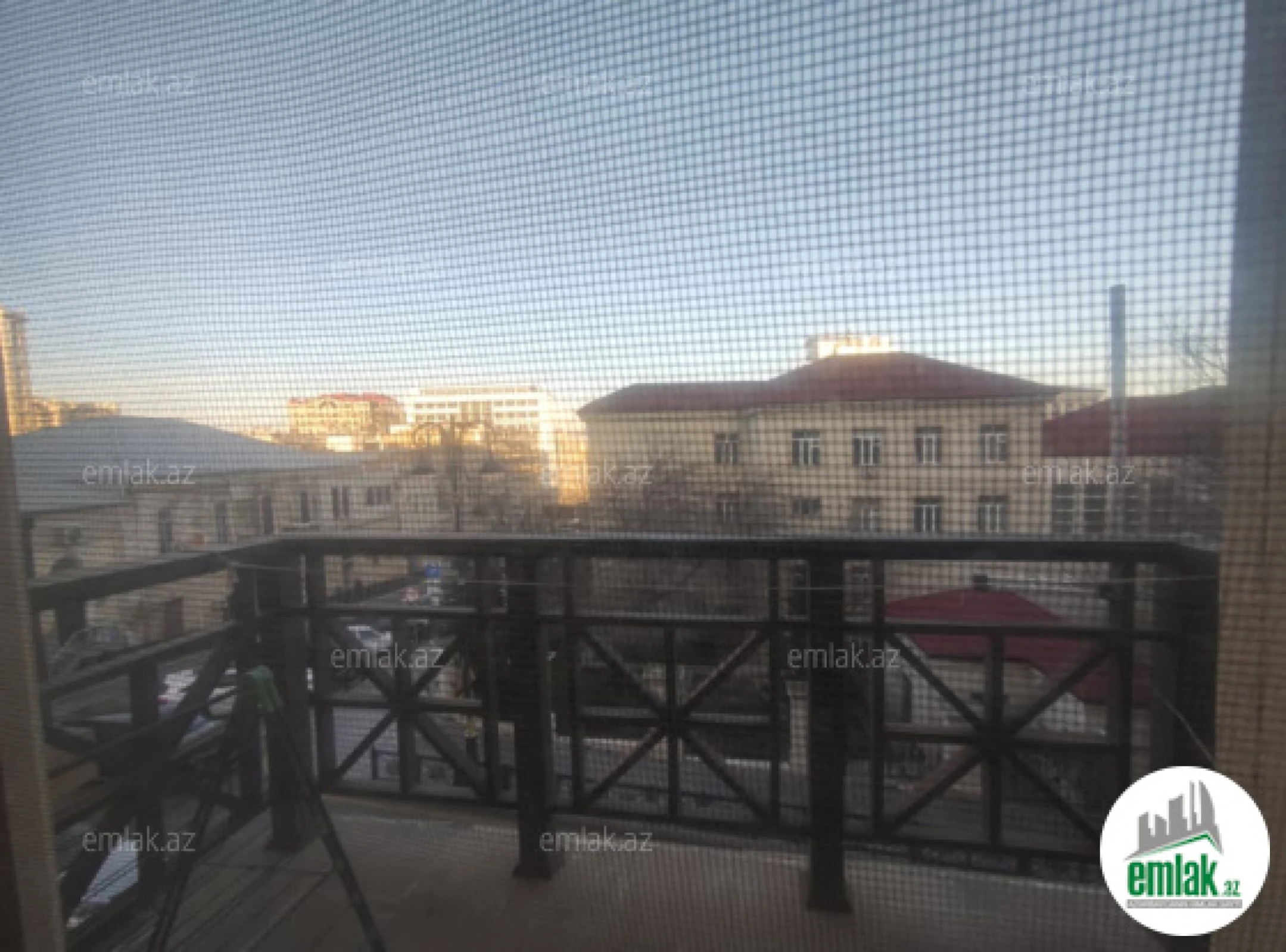 Satılır 2 otaqlı köhnə tikili 80 m²