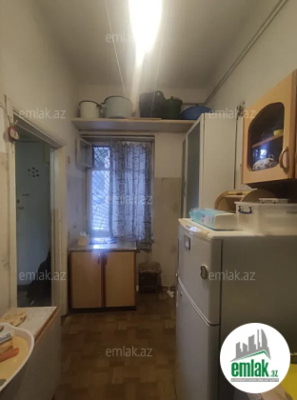 Satılır 2 otaqlı köhnə tikili 80 m²
