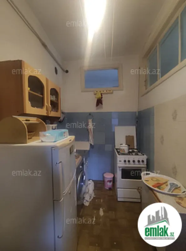 Satılır 2 otaqlı köhnə tikili 80 m²