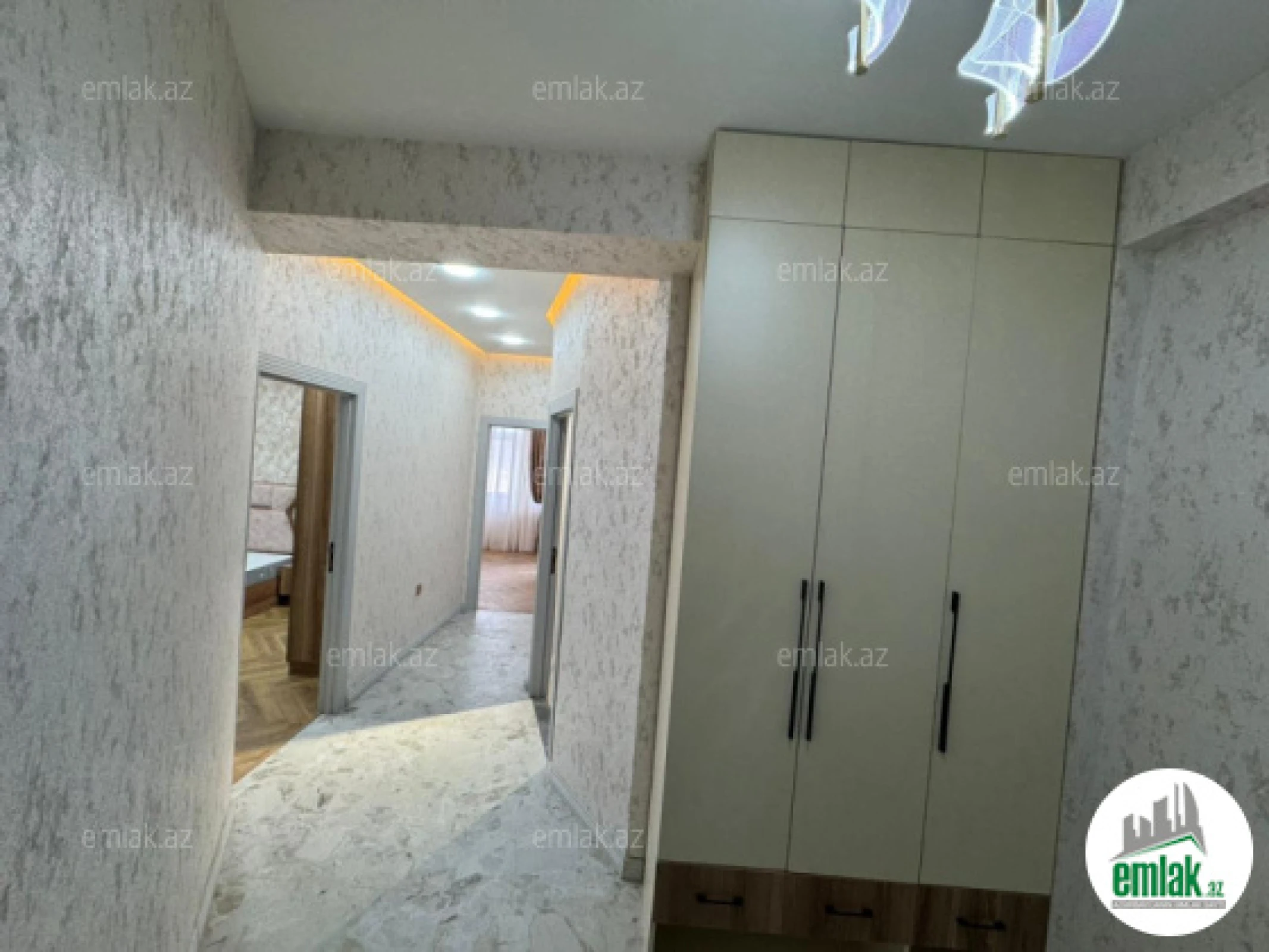 Satılır 2 otaqlı yeni tikili 71 m²