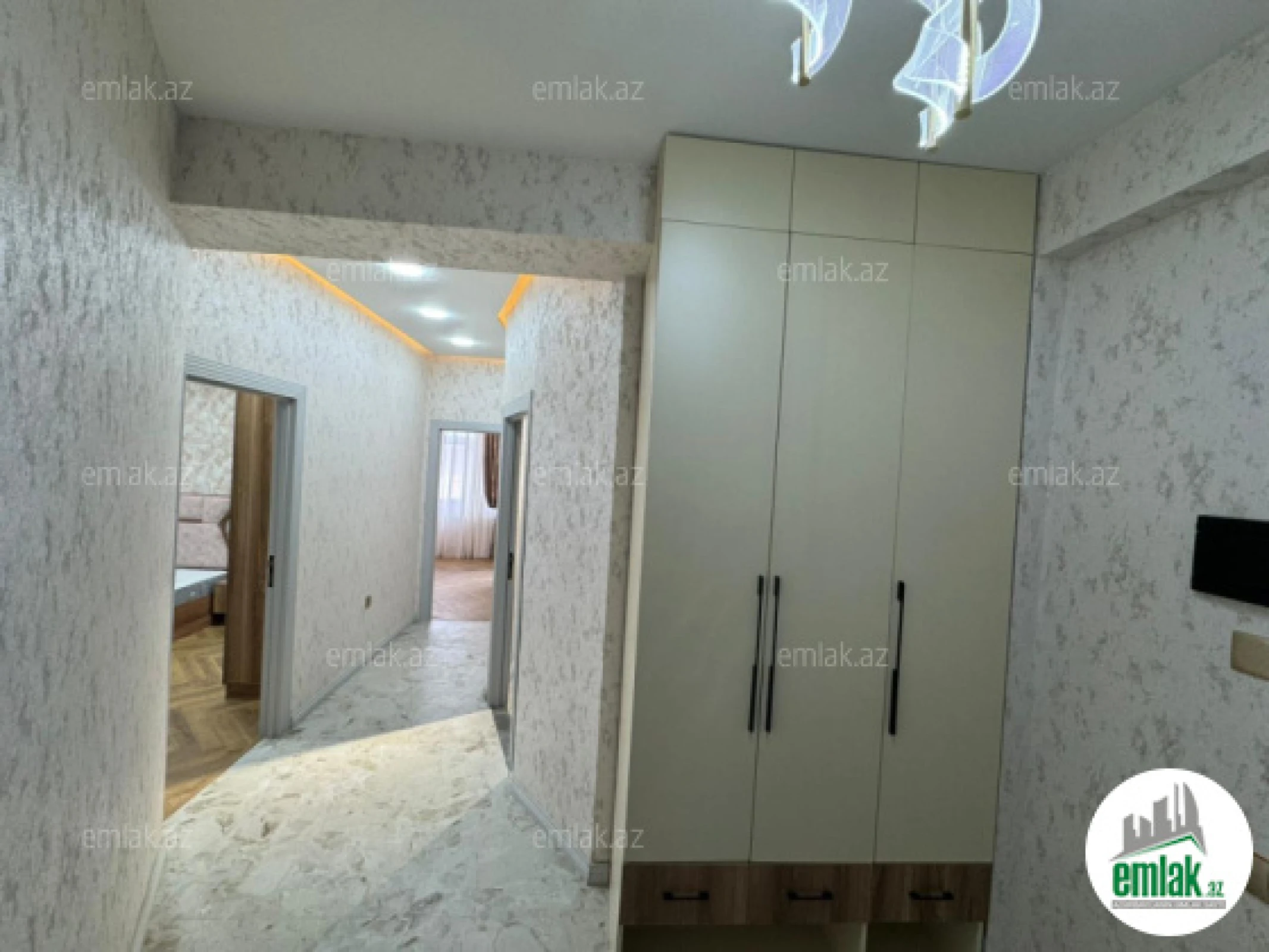 Satılır 2 otaqlı yeni tikili 71 m²