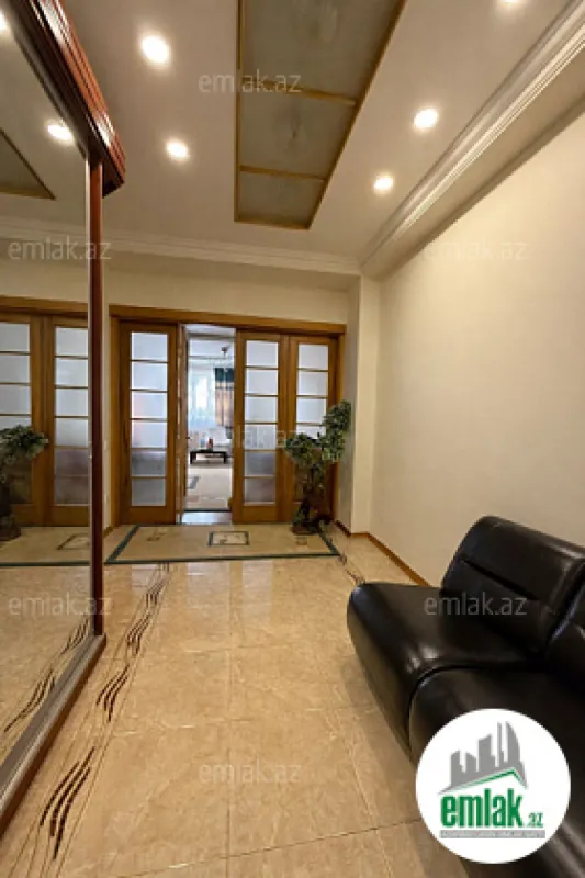Satılır 3 otaqlı yeni tikili 150 m²