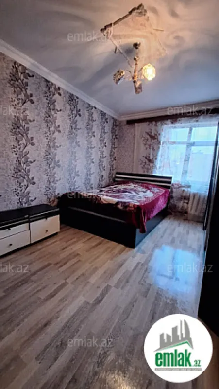 Satılır 1 otaqlı köhnə tikili 45 m²