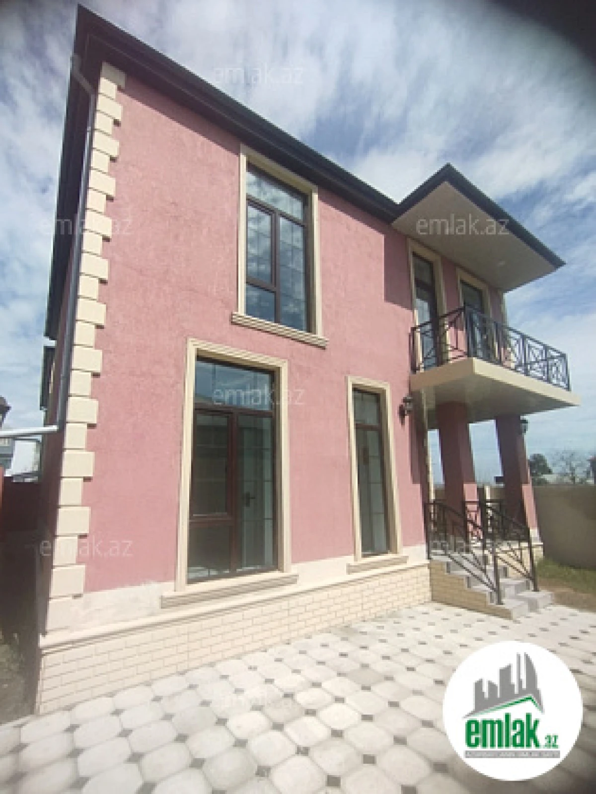 Satılır 4 otaqlı həyət evi 155 m²