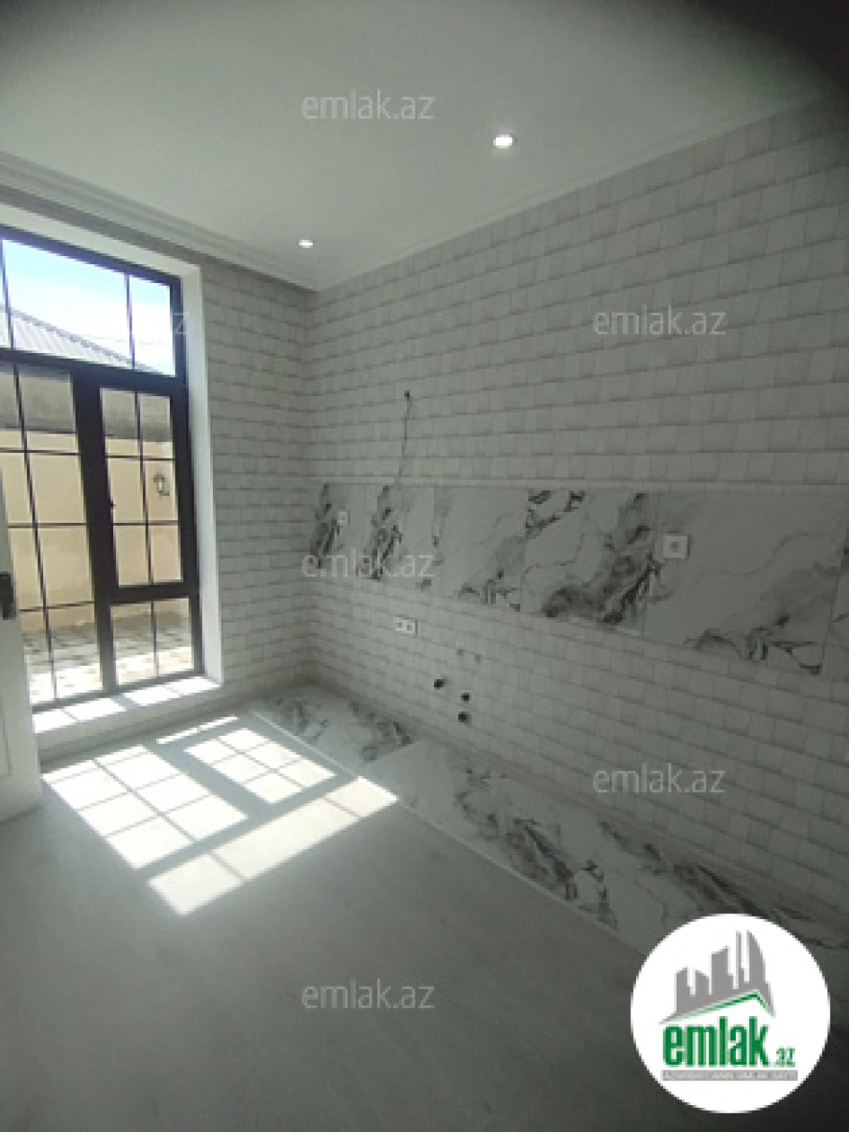 Satılır 4 otaqlı həyət evi 155 m²