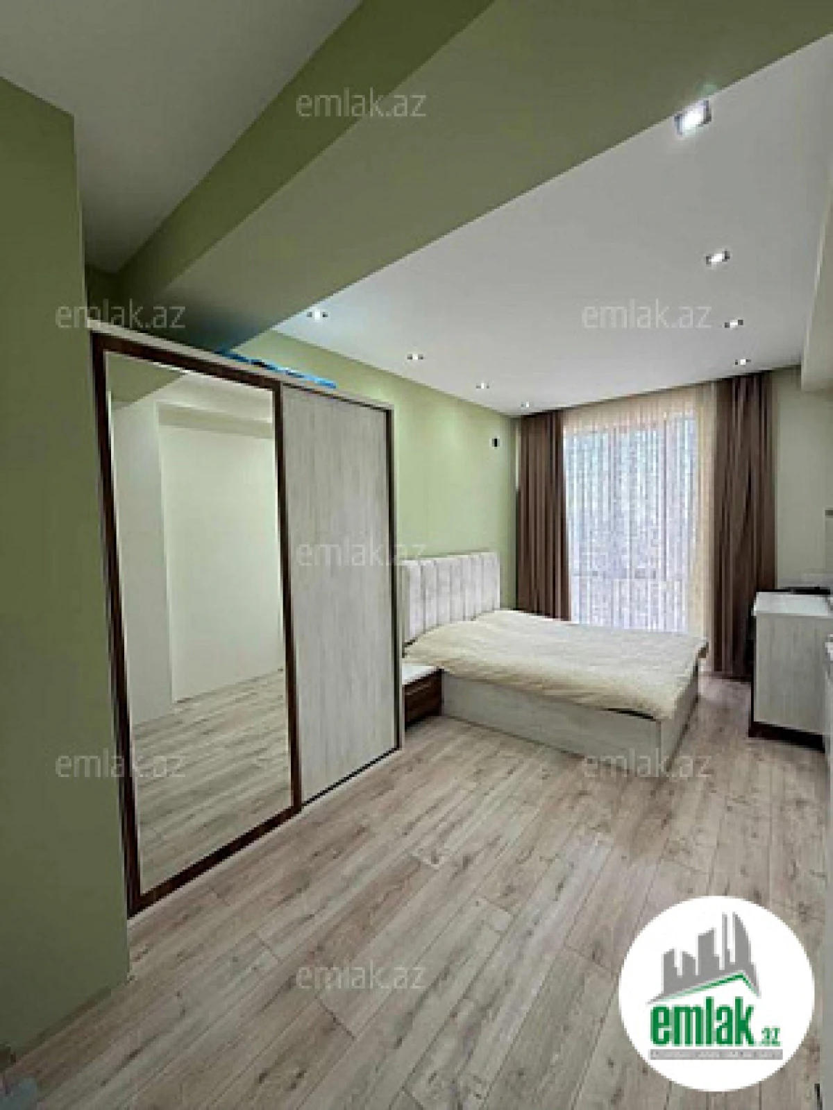 Satılır 3 otaqlı yeni tikili 80 m²
