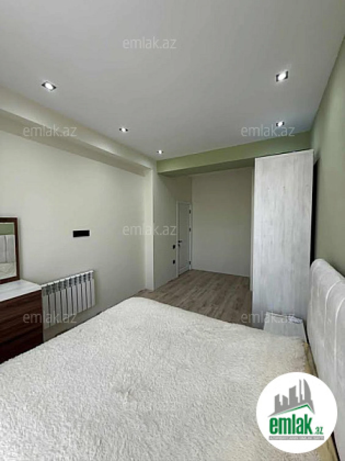 Satılır 3 otaqlı yeni tikili 80 m²