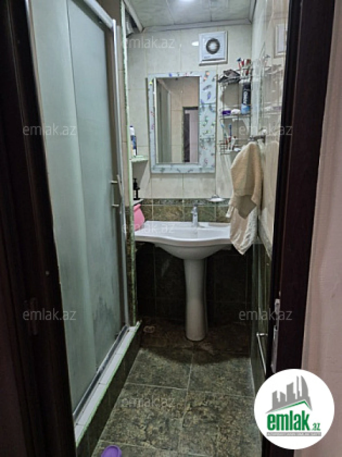 Satılır 2 otaqlı köhnə tikili 55 m²