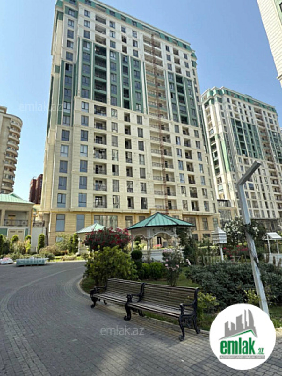 Satılır 4 otaqlı yeni tikili 220 m²