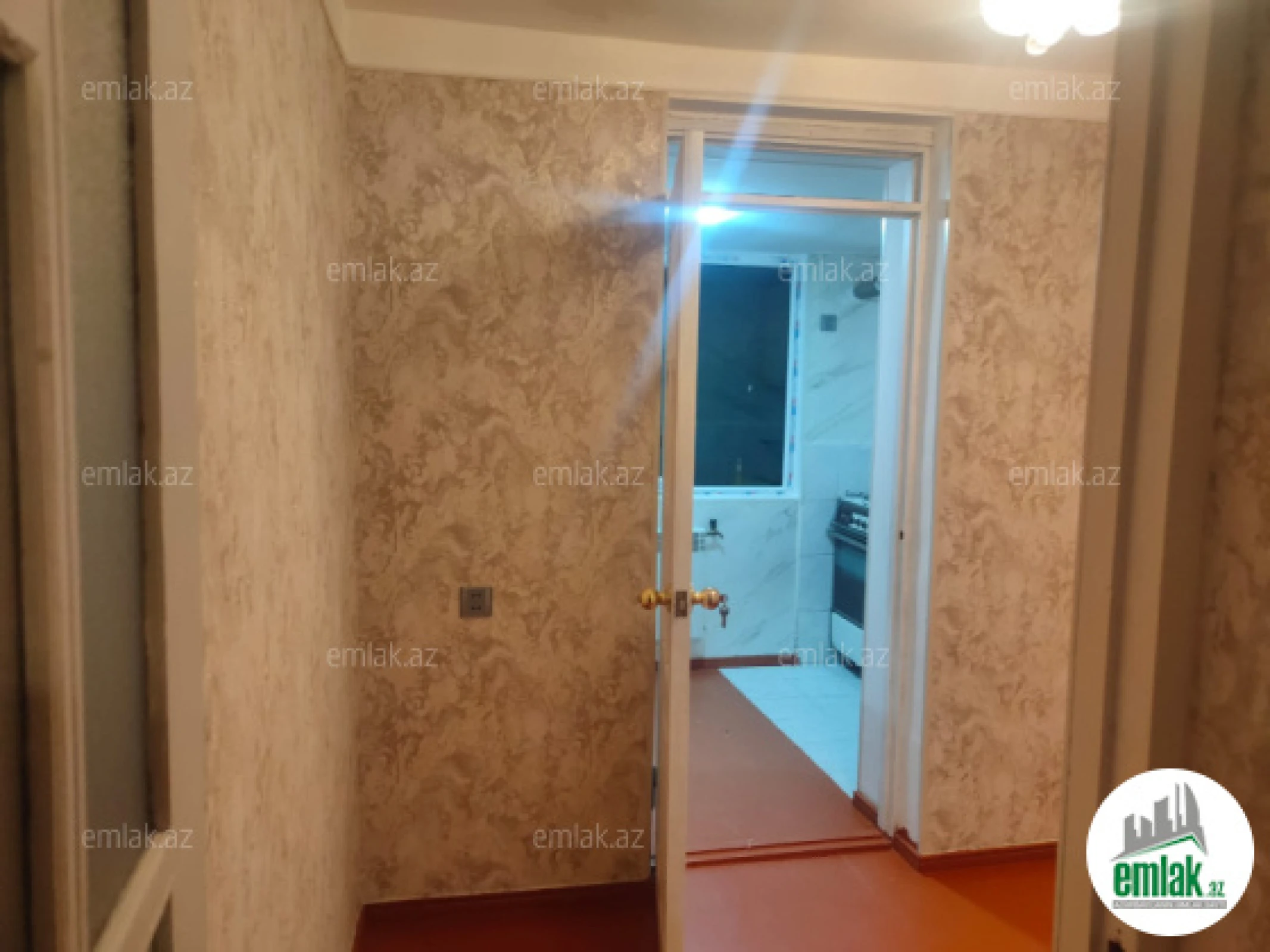 Satılır 2 otaqlı köhnə tikili 44 m²
