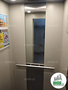 Satılır 4 otaqlı köhnə tikili 110 m²