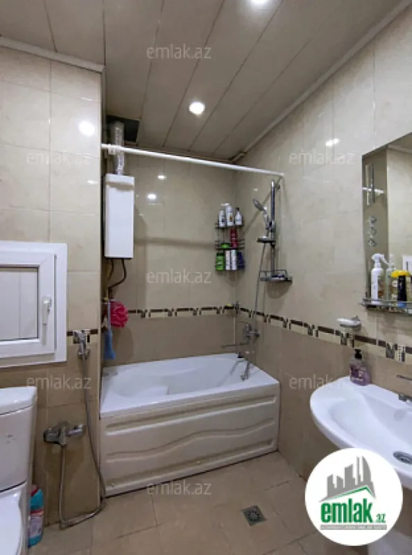 Satılır 4 otaqlı köhnə tikili 110 m²