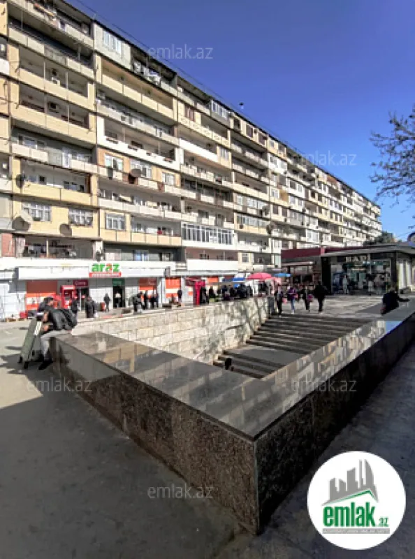 Satılır 4 otaqlı köhnə tikili 110 m²