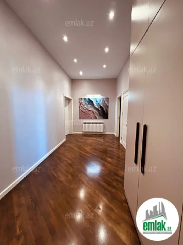 Satılır 3 otaqlı yeni tikili 160 m²