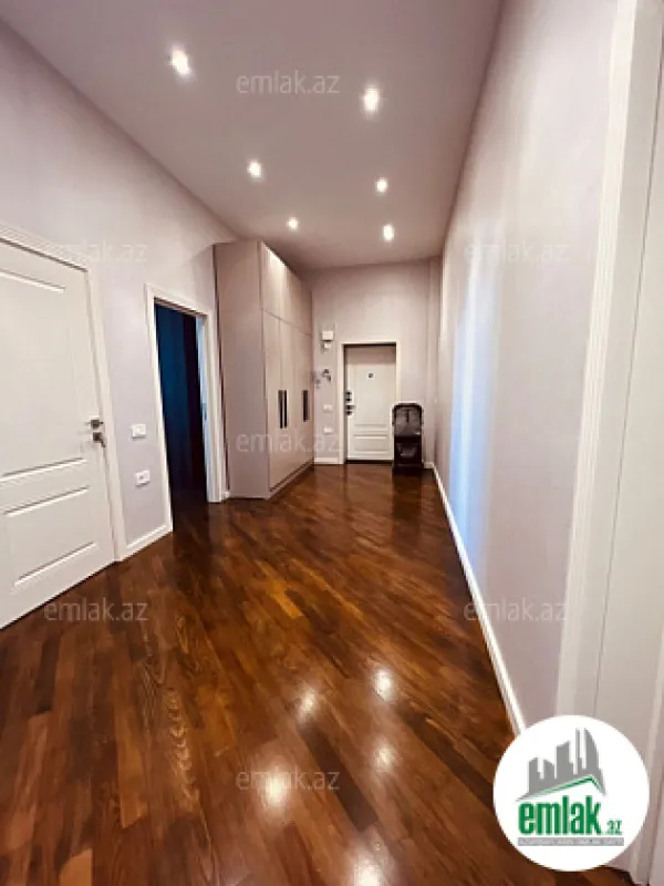 Satılır 3 otaqlı yeni tikili 160 m²