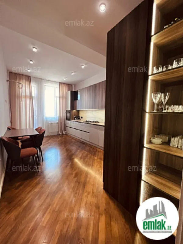 Satılır 3 otaqlı yeni tikili 160 m²